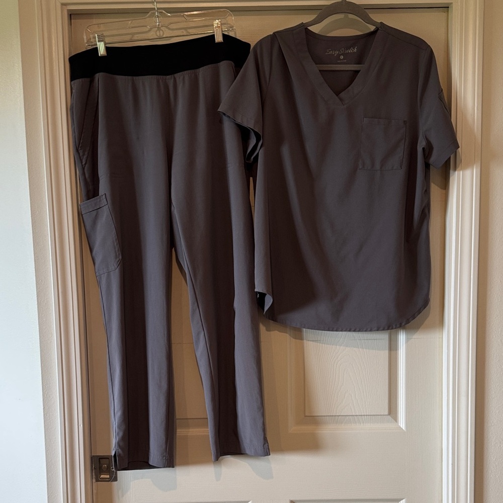 Uniform Advantage Gray Scrub Set